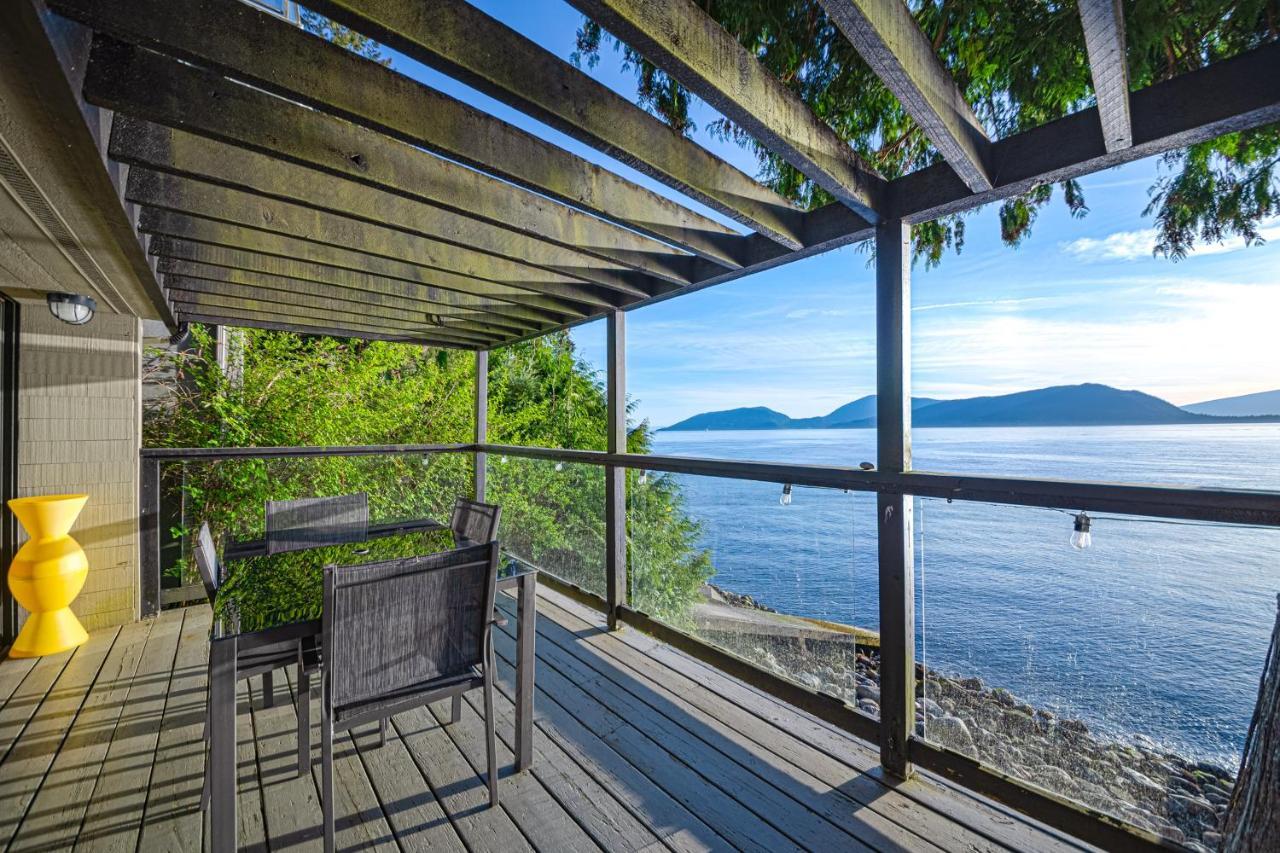 Waterfront Cottage With Superb Coastline Views West Vancouver Luaran gambar
