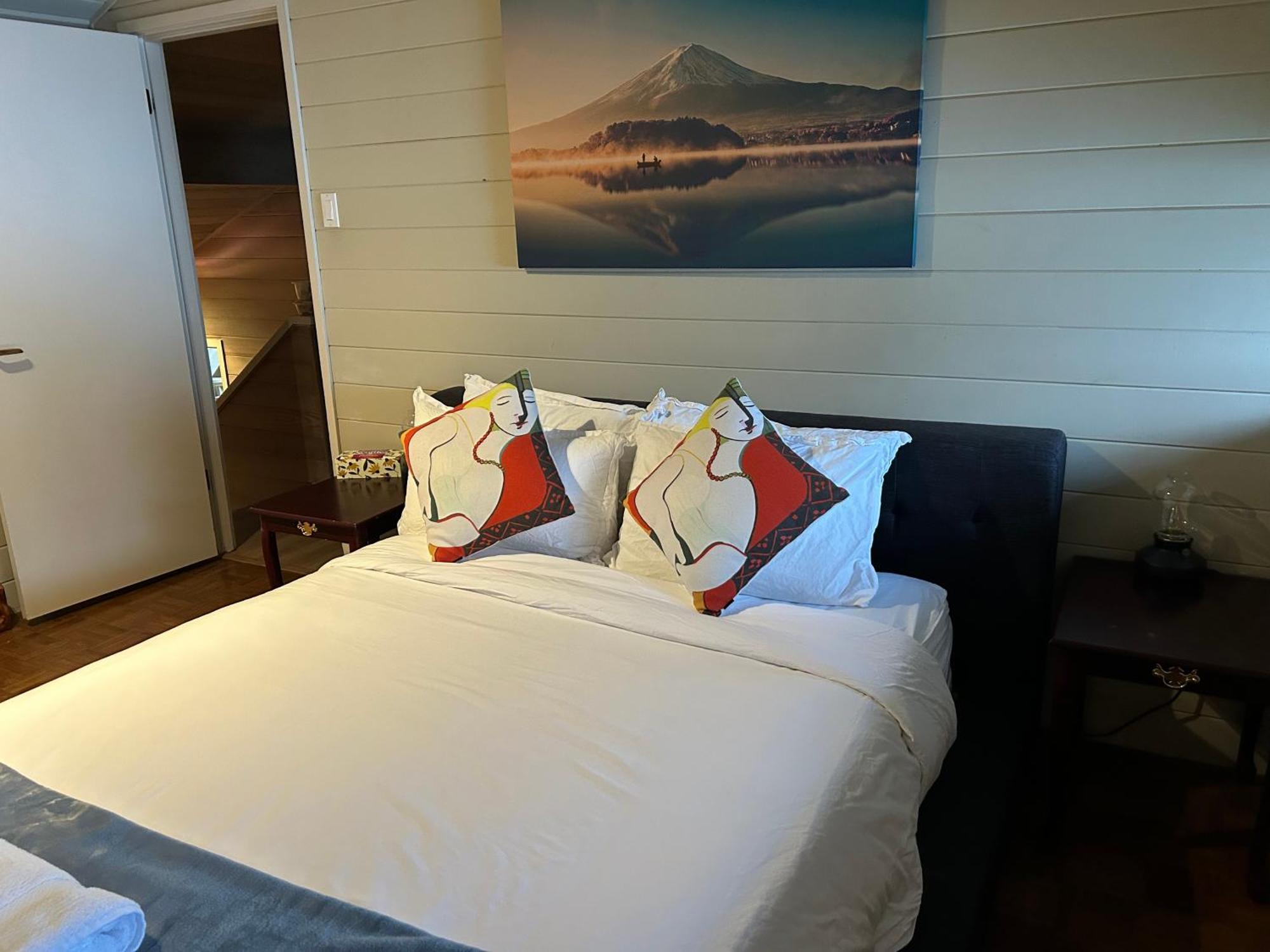 Waterfront Cottage With Superb Coastline Views West Vancouver Luaran gambar