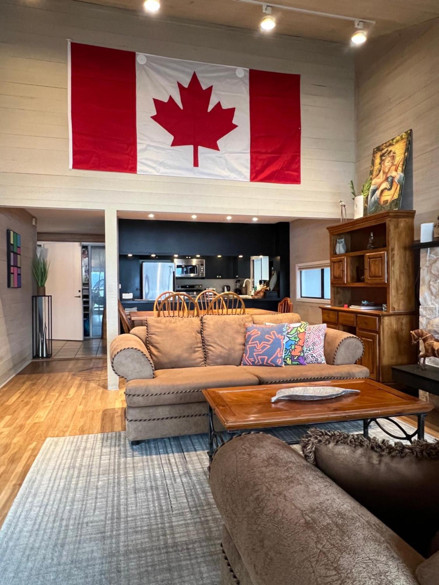 Waterfront Cottage With Superb Coastline Views West Vancouver Luaran gambar